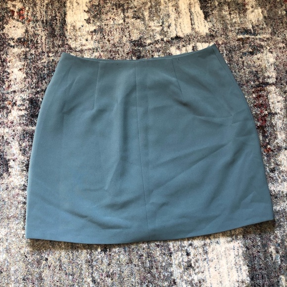 Forever 21 zip-front skirt - Picture 3 of 3